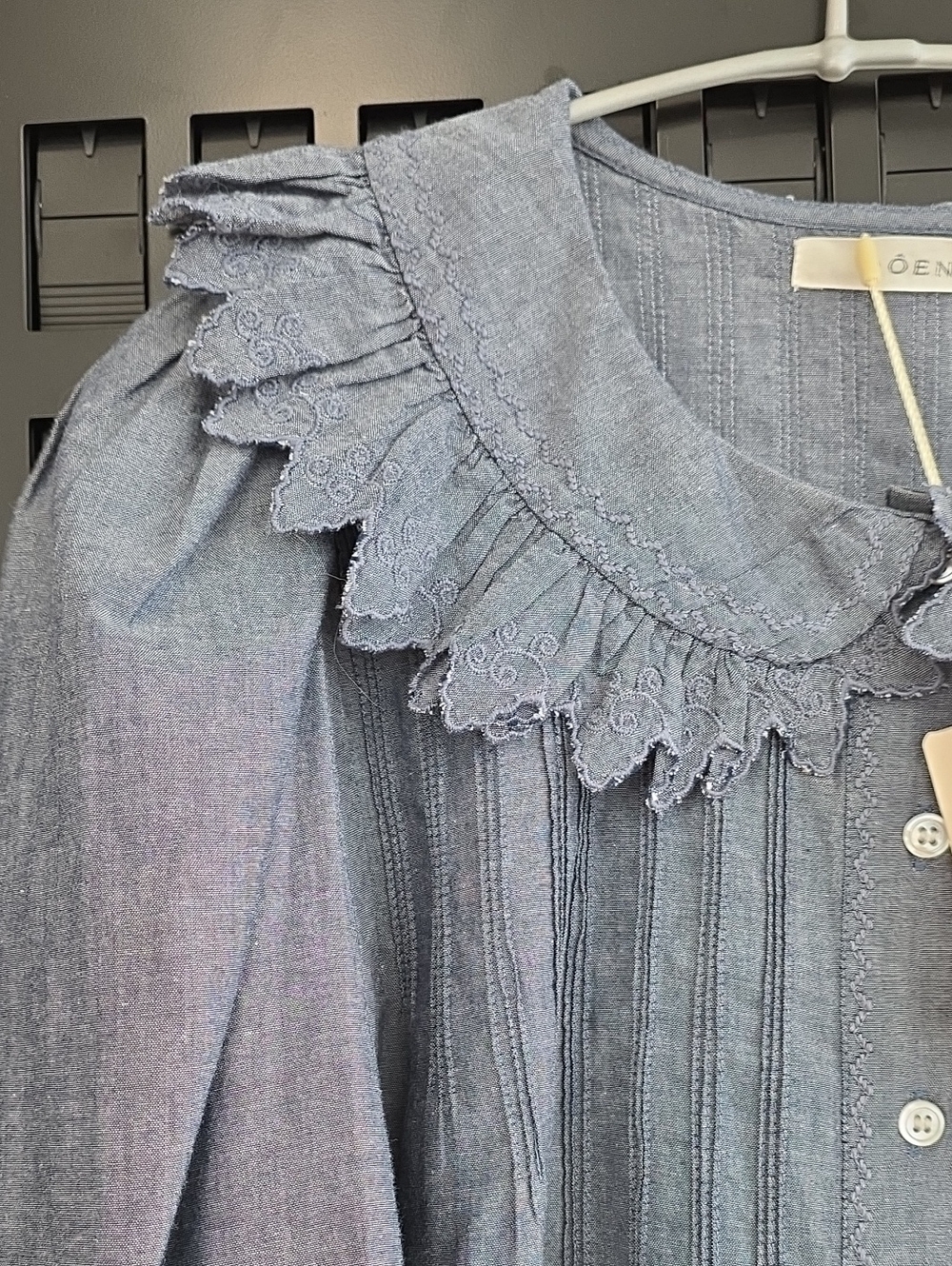 Doen Hickory Blouse- Blue Chambray - Picture 4 of 10